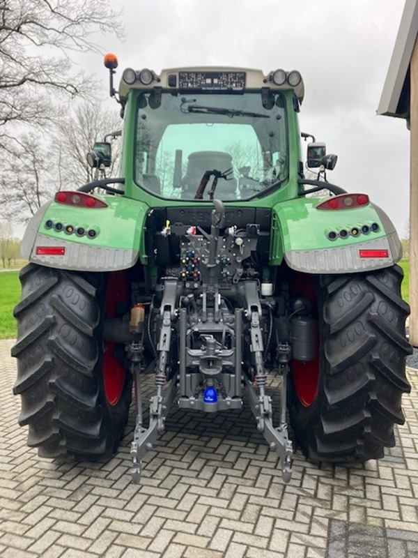 FENDT 724 profi plus - Traktor: gambar 3 FENDT 724 profi plus - Traktor: gambar 3