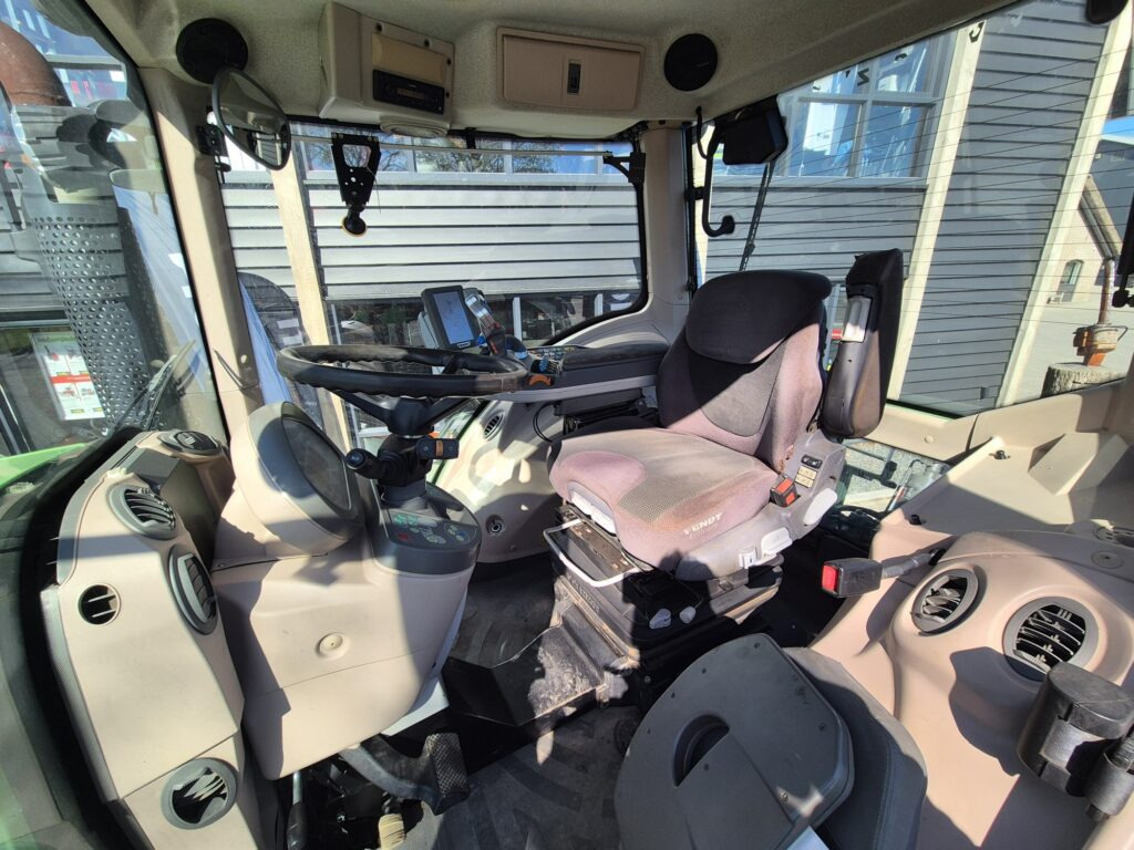 Traktor FENDT 828: gambar 17