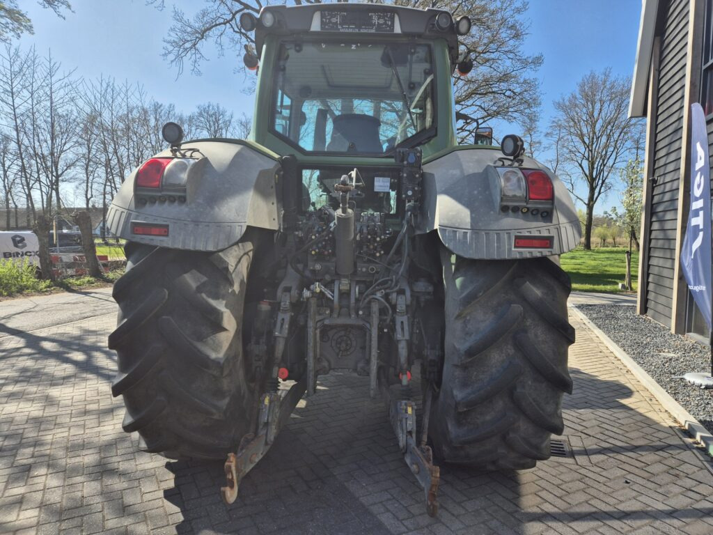 Traktor FENDT 828: gambar 6