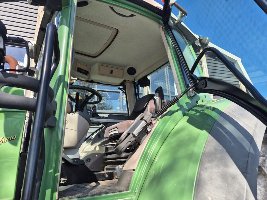 Traktor FENDT 828: gambar 15
