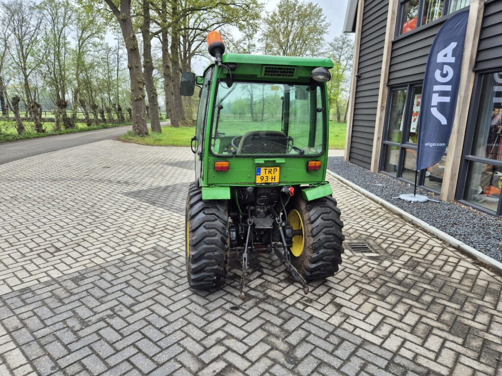 JOHN DEERE 2520 - Traktor kompak: gambar 4 JOHN DEERE 2520 - Traktor kompak: gambar 4