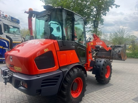 KUBOTA R082 - Wheel loader: gambar 1 KUBOTA R082 - Wheel loader: gambar 1