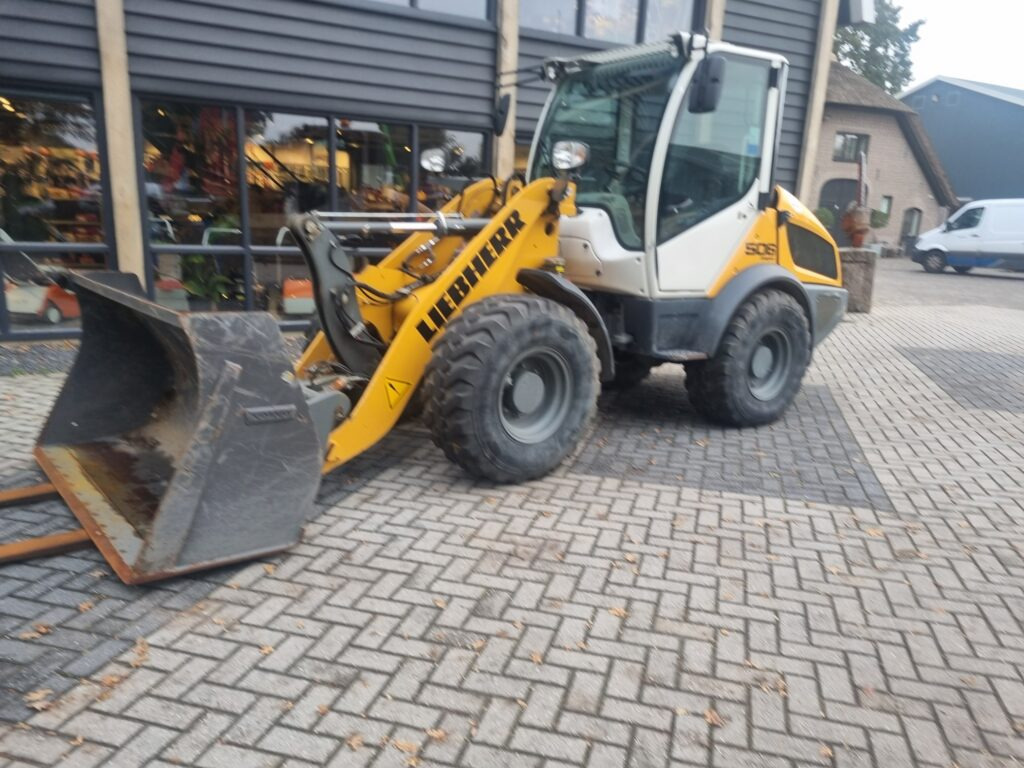 LIEBHERR L506C - Wheel loader: gambar 2 LIEBHERR L506C - Wheel loader: gambar 2