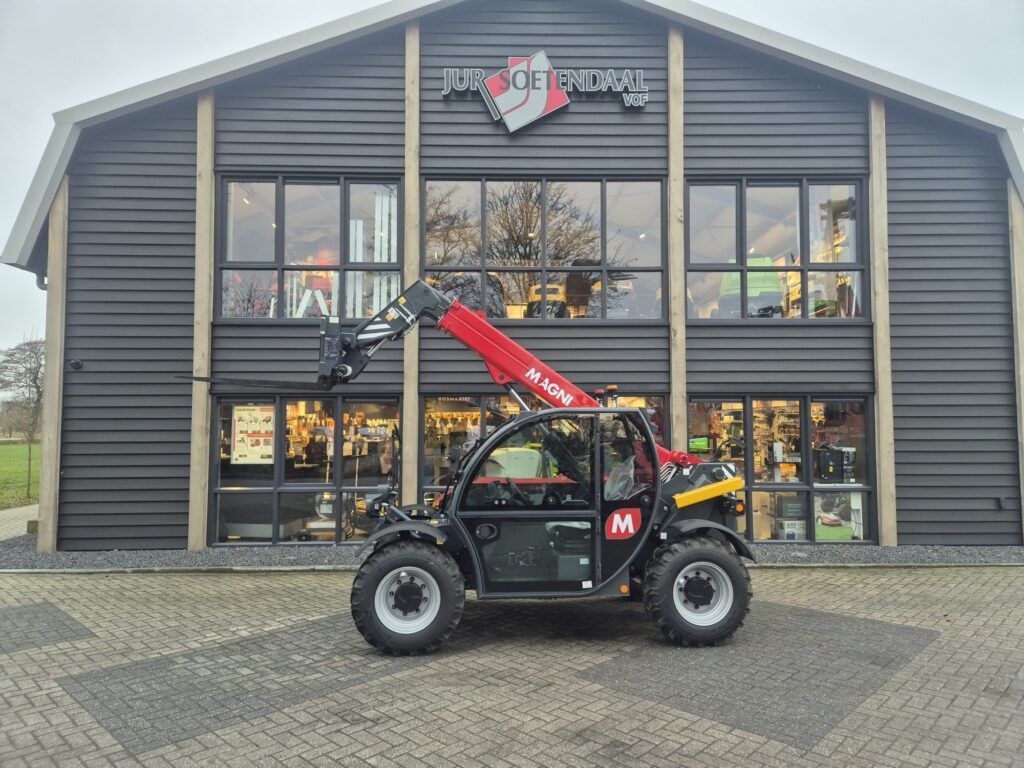 MAGNI TH 3.6 - Telehandler: gambar 1 MAGNI TH 3.6 - Telehandler: gambar 1