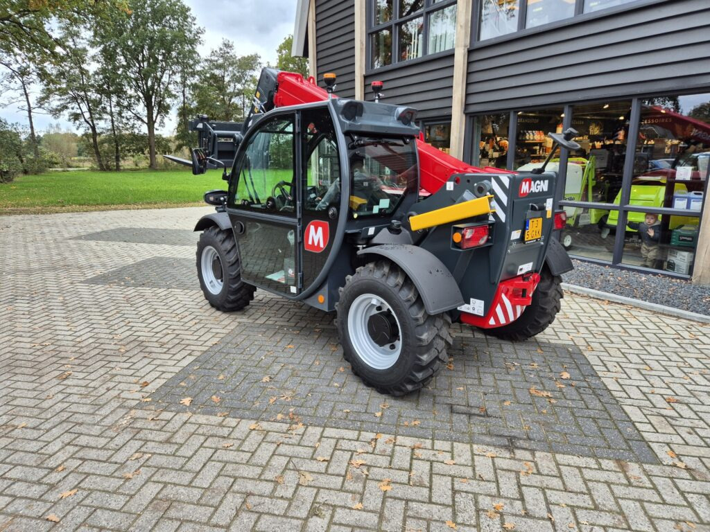 MAGNI TH 3.6 - Telehandler: gambar 3 MAGNI TH 3.6 - Telehandler: gambar 3
