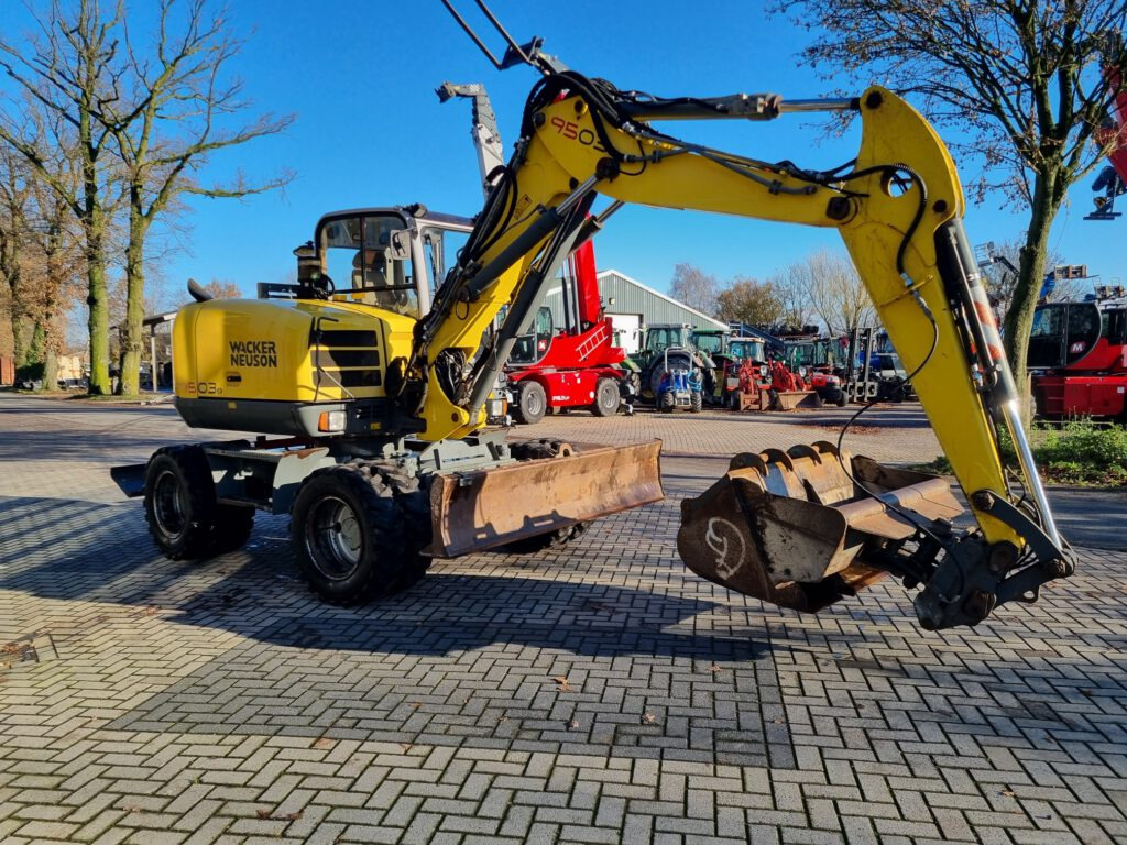 NEUSON 9503 - Ekskavator roda: gambar 5 NEUSON 9503 - Ekskavator roda: gambar 5