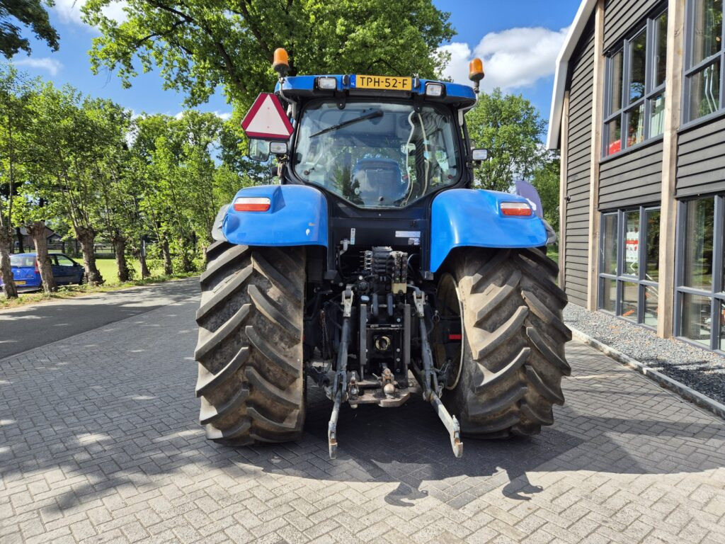 NEW HOLLAND T6080 - Traktor: gambar 4 NEW HOLLAND T6080 - Traktor: gambar 4