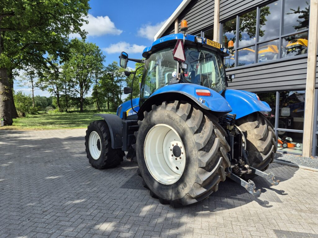 NEW HOLLAND T6080 - Traktor: gambar 3 NEW HOLLAND T6080 - Traktor: gambar 3