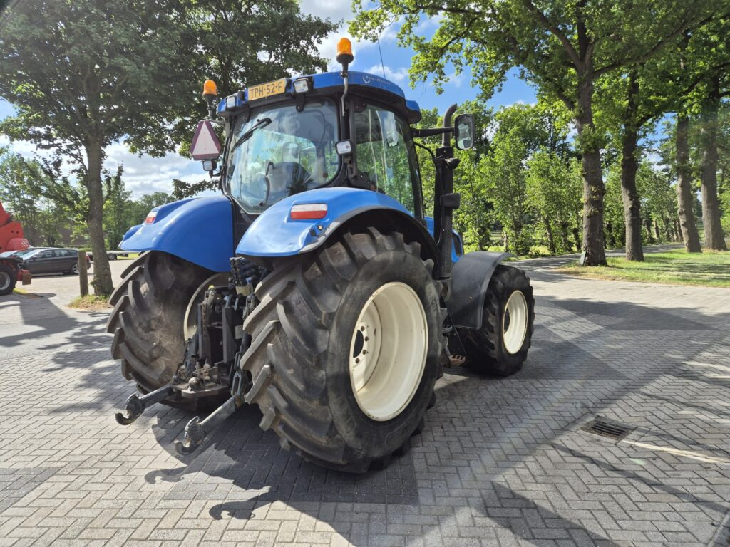 NEW HOLLAND T6080 - Traktor: gambar 5 NEW HOLLAND T6080 - Traktor: gambar 5