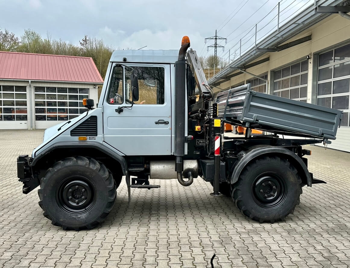 Unimog 130 - U130 418 74426 mit Kran und Winde Mer - Truk jungkit: gambar 4 Unimog 130 - U130 418 74426 mit Kran und Winde Mer - Truk jungkit: gambar 4