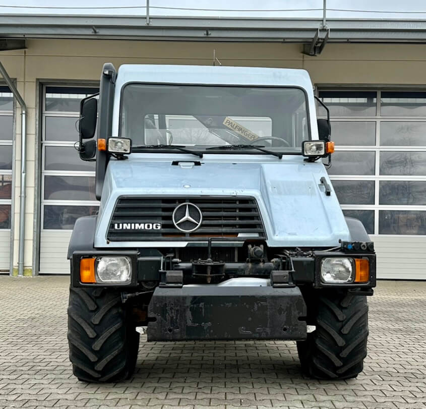 Unimog 130 - U130 418 74426 mit Kran und Winde Mer - Truk jungkit: gambar 2 Unimog 130 - U130 418 74426 mit Kran und Winde Mer - Truk jungkit: gambar 2