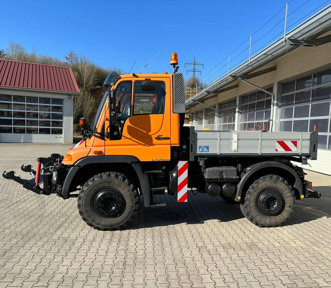 Unimog 400 - U400 405 02734 mit Heckkraftheber Mer - Truk jungkit: gambar 2 Unimog 400 - U400 405 02734 mit Heckkraftheber Mer - Truk jungkit: gambar 2
