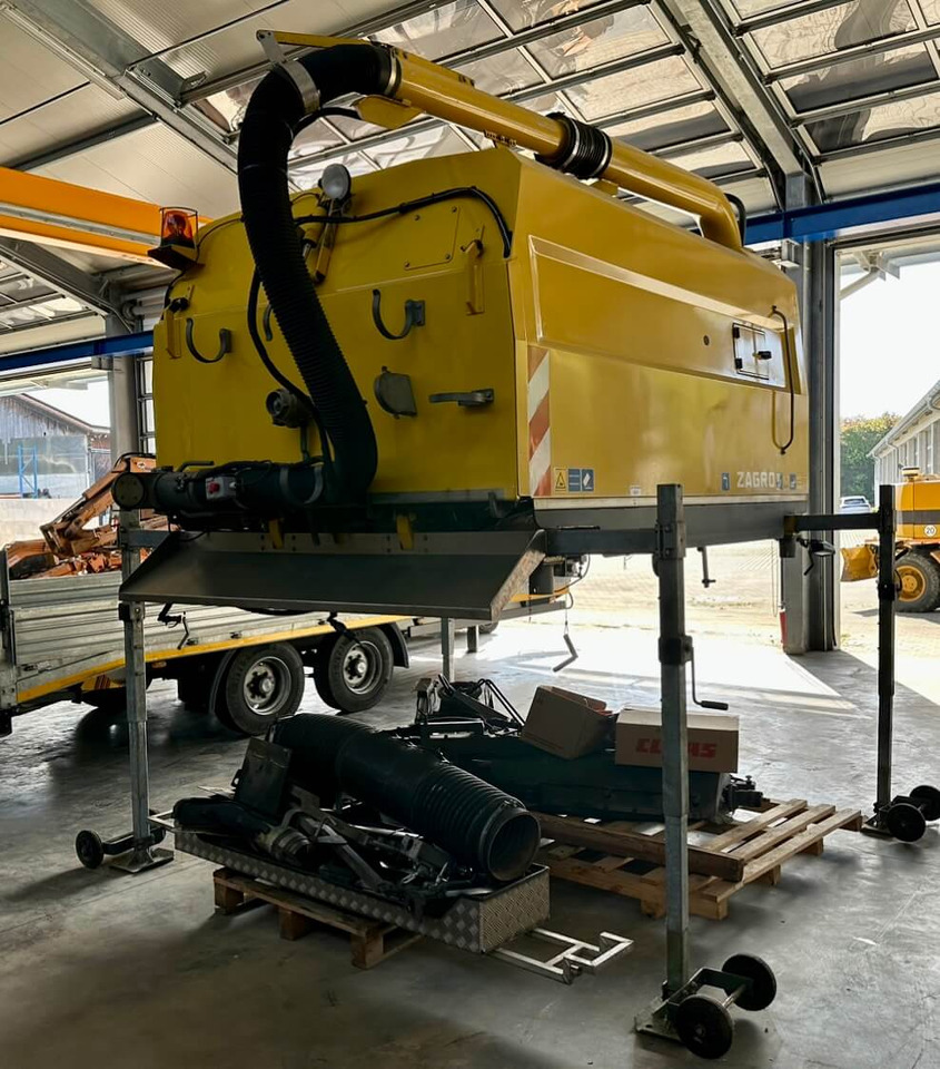 Unimog Aufbaukehrmaschine Trilety SK-370 - Penyapu jalan: gambar 4 Unimog Aufbaukehrmaschine Trilety SK-370 - Penyapu jalan: gambar 4