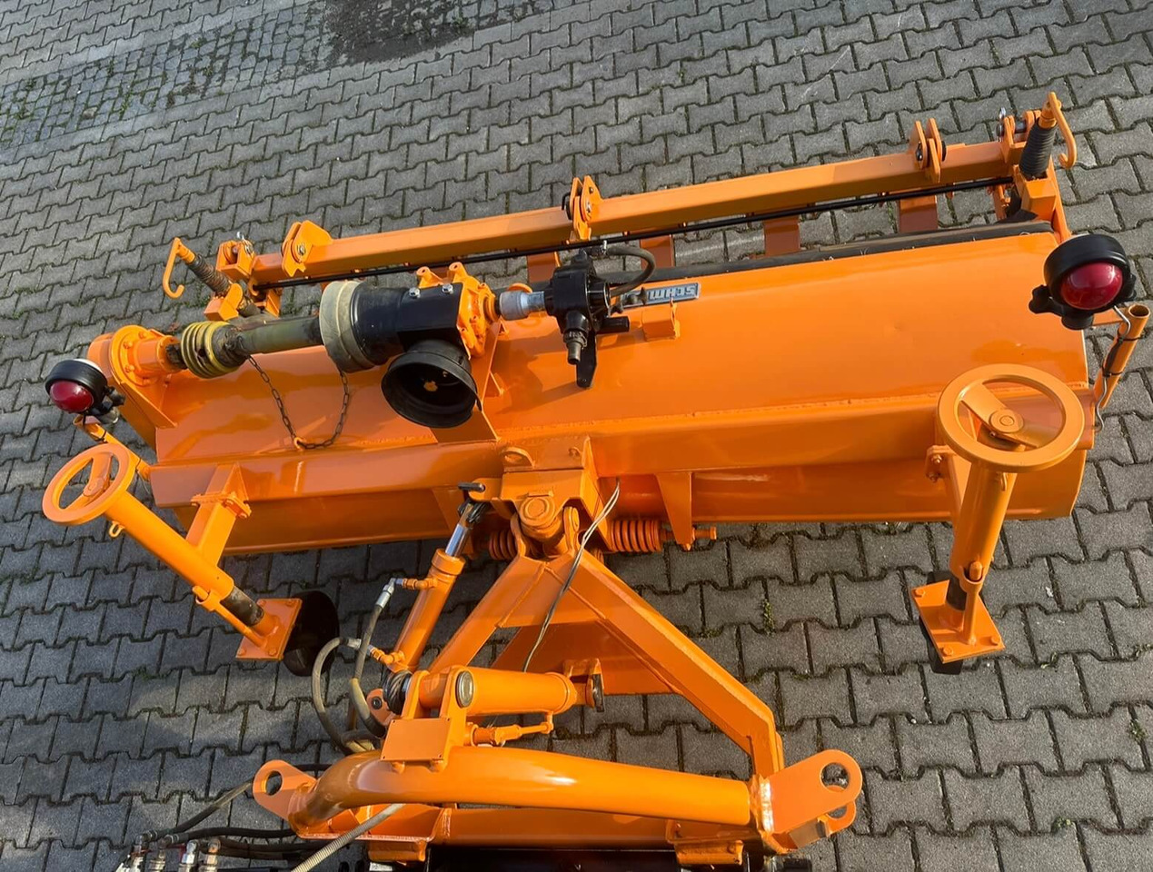 Unimog Frontanbaukehrbesen Schmidt VKS4.2 - Sapu: gambar 5 Unimog Frontanbaukehrbesen Schmidt VKS4.2 - Sapu: gambar 5