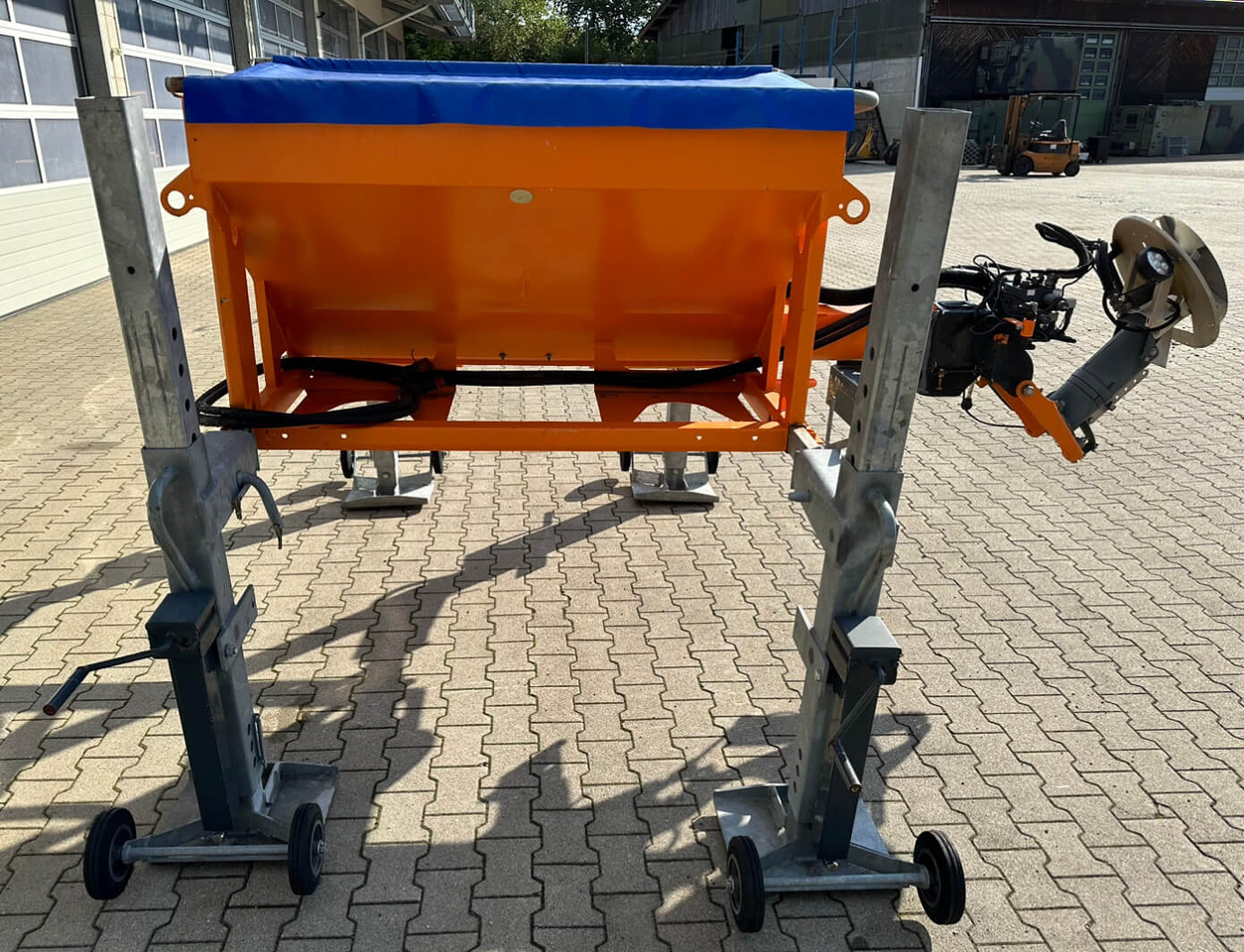 Unimog Salzstreuer KüpperWeisser IMSSN J15012 H - Penyebar pasir/ Garam: gambar 4 Unimog Salzstreuer KüpperWeisser IMSSN J15012 H - Penyebar pasir/ Garam: gambar 4