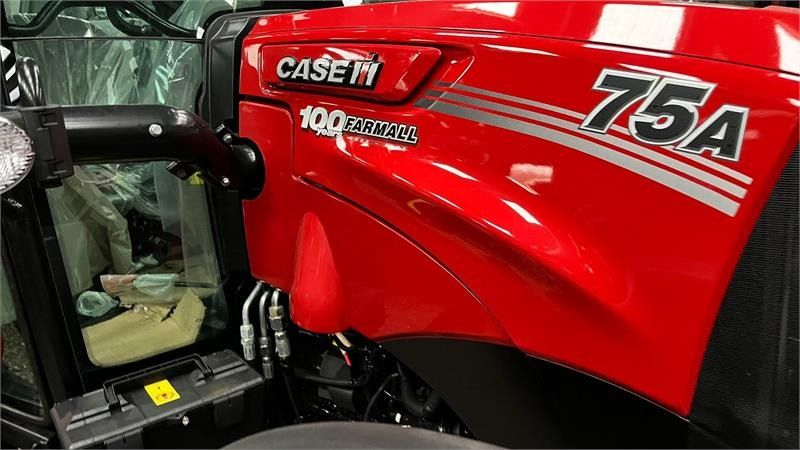 Case IH Farmall 75 A Vendegear - Traktor: gambar 5 Case IH Farmall 75 A Vendegear - Traktor: gambar 5