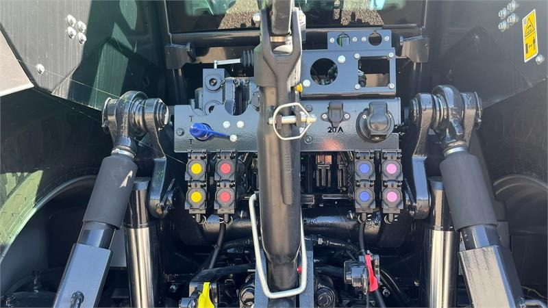 Leasing Deutz-fahr 9340 TTV 9340 TTV WARRIOR, New and unused tractor  Deutz-fahr 9340 TTV 9340 TTV WARRIOR, New and unused tractor: gambar 17