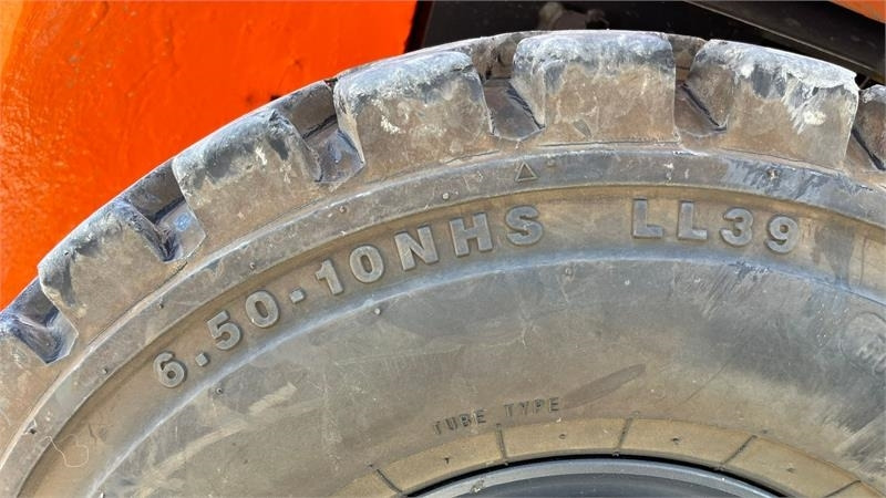 Doosan D30 G med kabine og KUN 57 TIMER FRA NY, MED TIME - Forklift diesel: gambar 3 Doosan D30 G med kabine og KUN 57 TIMER FRA NY, MED TIME - Forklift diesel: gambar 3
