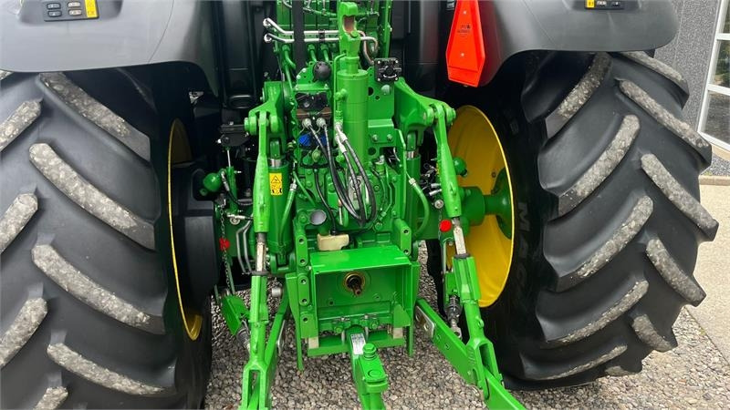 John Deere 6195R Premium Edition med frontlift - Traktor: gambar 5 John Deere 6195R Premium Edition med frontlift - Traktor: gambar 5