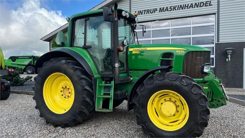 Traktor John Deere 6930 AutoPower med frontlift og front PTO: gambar 16