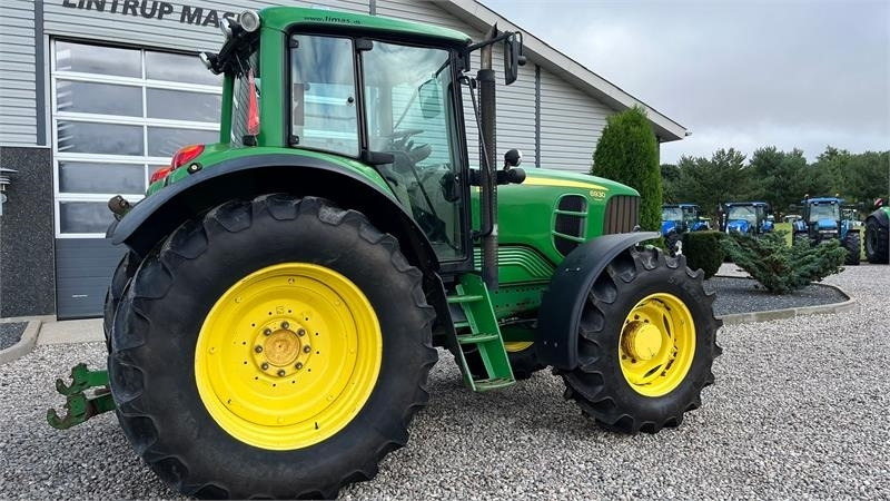 Traktor John Deere 6930 AutoPower med frontlift og front PTO: gambar 21