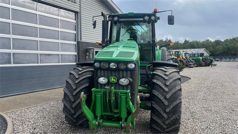 Traktor John Deere 8230 Med frontlift: gambar 10 Traktor John Deere 8230 Med frontlift: gambar 10