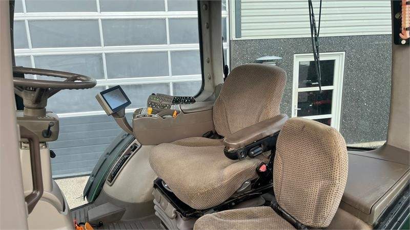 John Deere 8260R - Traktor: gambar 5 John Deere 8260R - Traktor: gambar 5