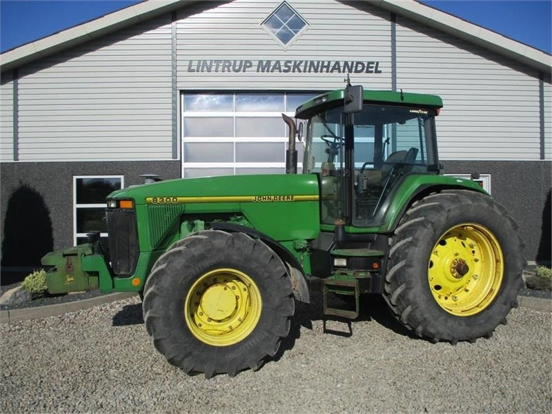 John Deere 8300 Pæn regulær traktor med rigtig gode dæk på. - Traktor: gambar 1 John Deere 8300 Pæn regulær traktor med rigtig gode dæk på. - Traktor: gambar 1