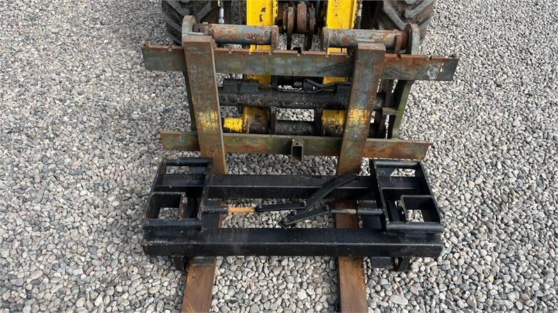 Kramer 750T Allrad med pallegafler og adabter. Med telesk - Pemuat ringkas: gambar 4 Kramer 750T Allrad med pallegafler og adabter. Med telesk - Pemuat ringkas: gambar 4