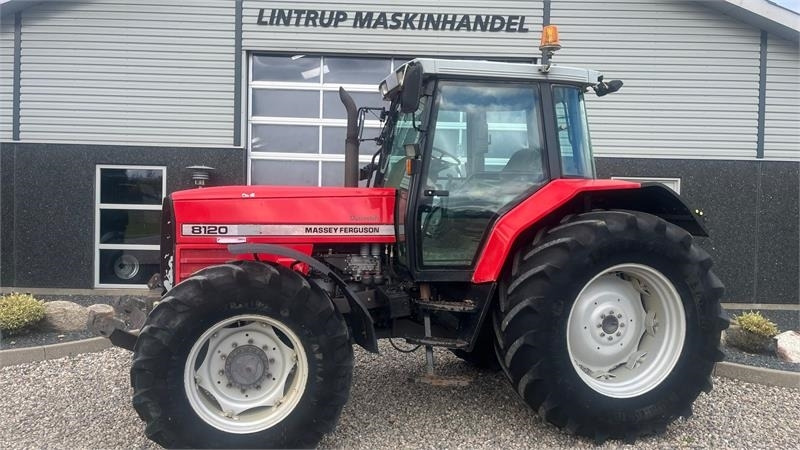 Massey Ferguson 8120 DYNA 4 Med frontlift - Traktor: gambar 1 Massey Ferguson 8120 DYNA 4 Med frontlift - Traktor: gambar 1