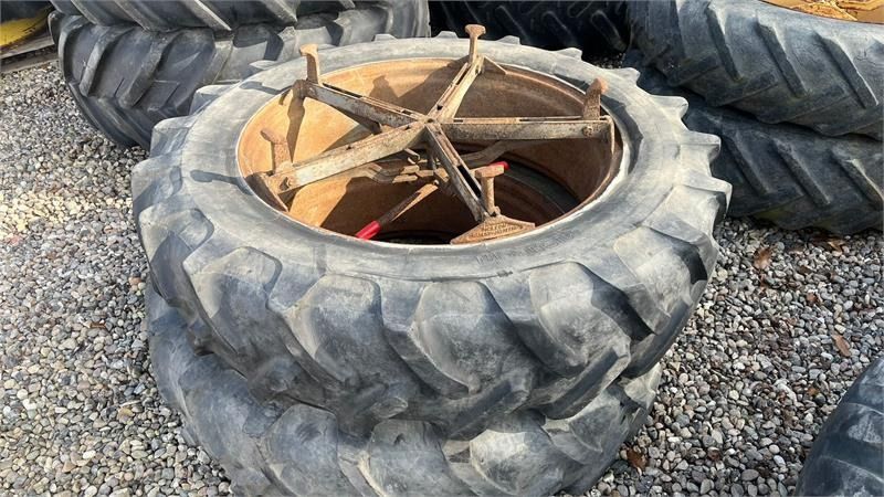 Michelin 14.9 R38 5 arme med bredeklør - Ban untuk Peralatan pertanian: gambar 1 Michelin 14.9 R38 5 arme med bredeklør - Ban untuk Peralatan pertanian: gambar 1