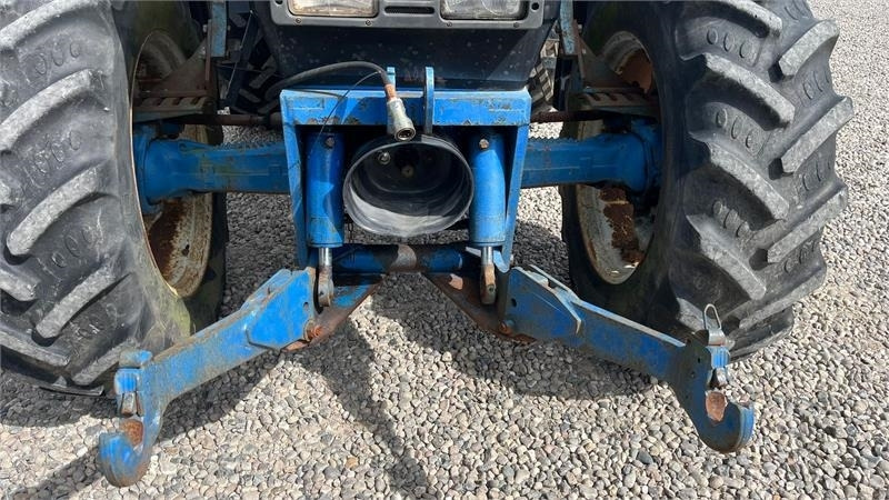 New Holland 8240 SLE Med frontlift og frontPTO - Traktor: gambar 4 New Holland 8240 SLE Med frontlift og frontPTO - Traktor: gambar 4