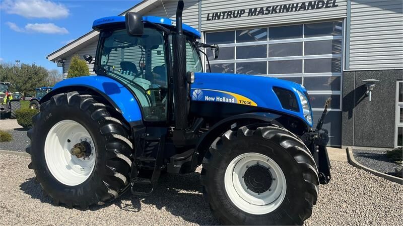 Traktor New Holland T7030 Med frontlift: gambar 17 Traktor New Holland T7030 Med frontlift: gambar 17