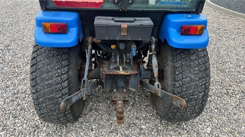 New Holland TC35DA - Traktor: gambar 4 New Holland TC35DA - Traktor: gambar 4