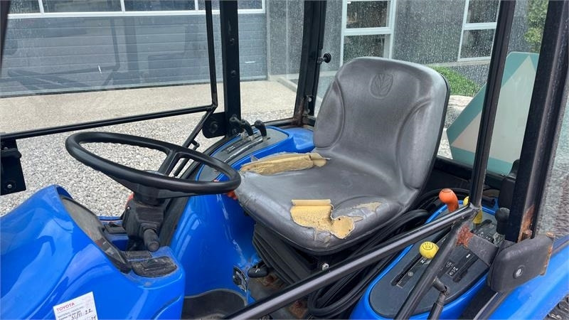 New Holland TC35DA - Traktor: gambar 5 New Holland TC35DA - Traktor: gambar 5