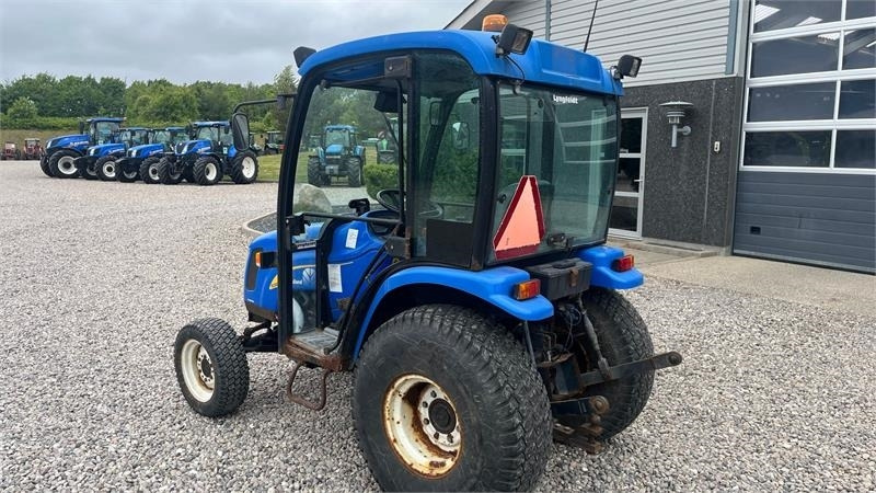 New Holland TC35DA - Traktor: gambar 3 New Holland TC35DA - Traktor: gambar 3