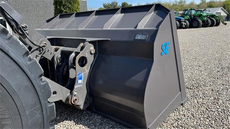 Leasing SE AB 2,9m3 skovl med Volvo beslag på. Den er 2.75 SE AB 2,9m3 skovl med Volvo beslag på. Den er 2.75: gambar 9 Leasing SE AB 2,9m3 skovl med Volvo beslag på. Den er 2.75 SE AB 2,9m3 skovl med Volvo beslag på. Den er 2.75: gambar 9