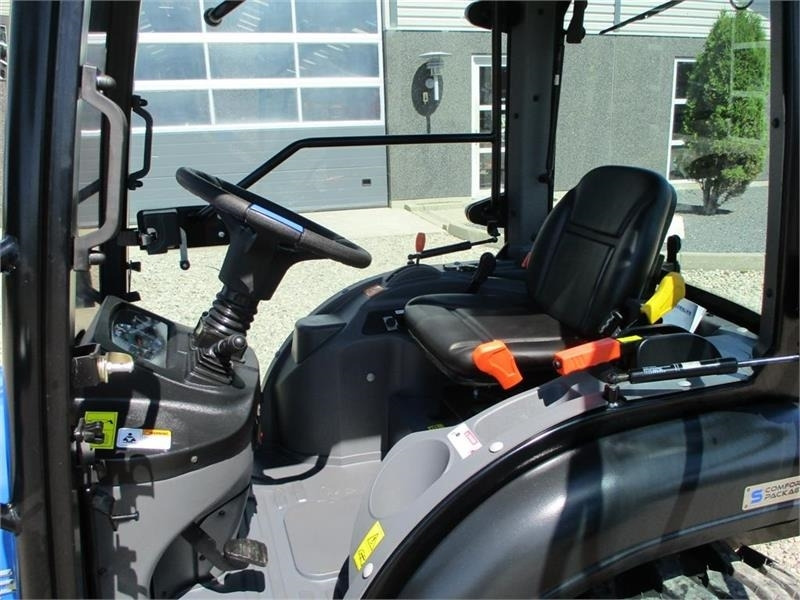 Solis 26 HST med kabine og Industrihjul - Traktor: gambar 2 Solis 26 HST med kabine og Industrihjul - Traktor: gambar 2