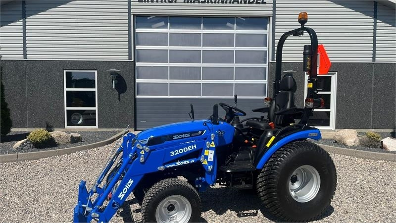 Solis H26 HST Turfdæk og Frontlæsser - Traktor kota: gambar 1 Solis H26 HST Turfdæk og Frontlæsser - Traktor kota: gambar 1
