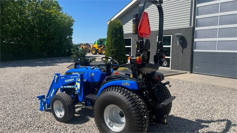 Solis H26 HST Turfdæk og Frontlæsser - Traktor kota: gambar 3 Solis H26 HST Turfdæk og Frontlæsser - Traktor kota: gambar 3