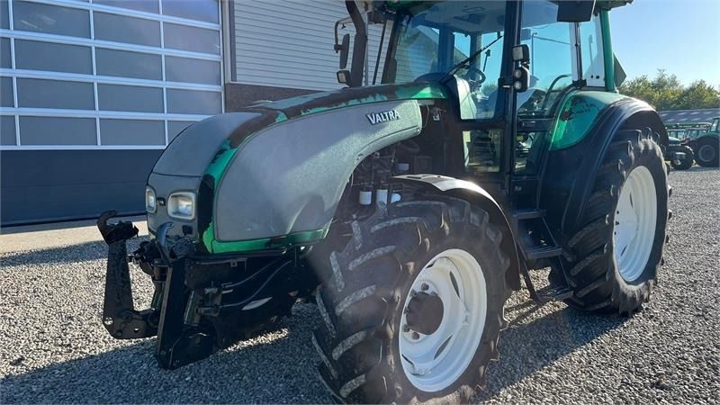 Valtra T130 med 3.5ton frontlift - Traktor: gambar 3 Valtra T130 med 3.5ton frontlift - Traktor: gambar 3