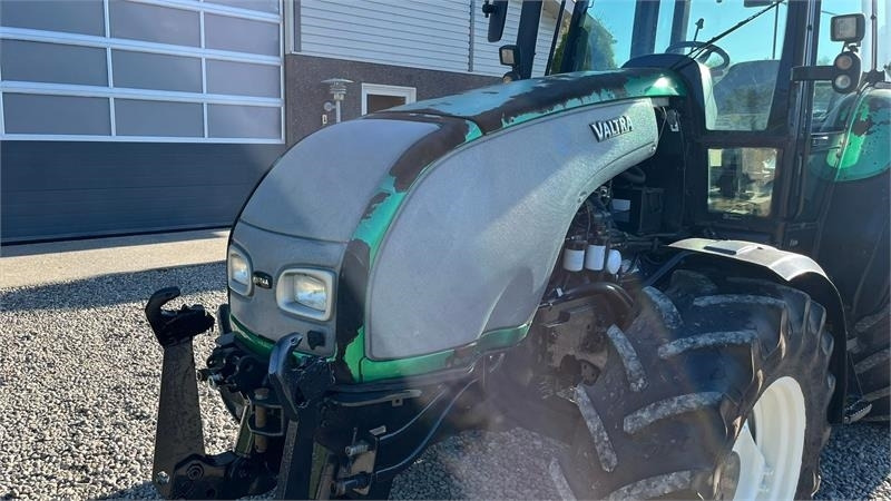 Valtra T130 med 3.5ton frontlift - Traktor: gambar 4 Valtra T130 med 3.5ton frontlift - Traktor: gambar 4