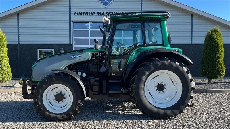 Valtra T130 med 3.5ton frontlift - Traktor: gambar 1 Valtra T130 med 3.5ton frontlift - Traktor: gambar 1