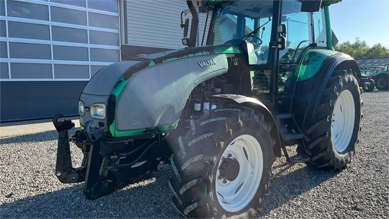 Valtra T130 med 3.5ton frontlift - Traktor: gambar 3 Valtra T130 med 3.5ton frontlift - Traktor: gambar 3