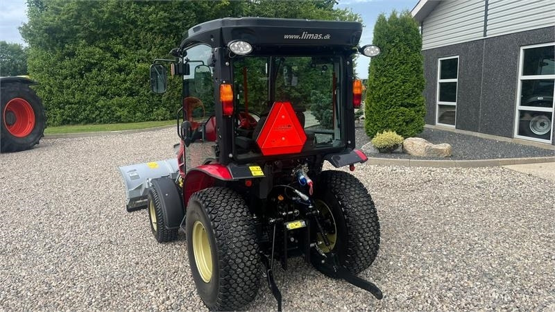 Traktor kota Yanmar YT 235H 4WD Snow Edition med sneplov og spreder: gambar 14