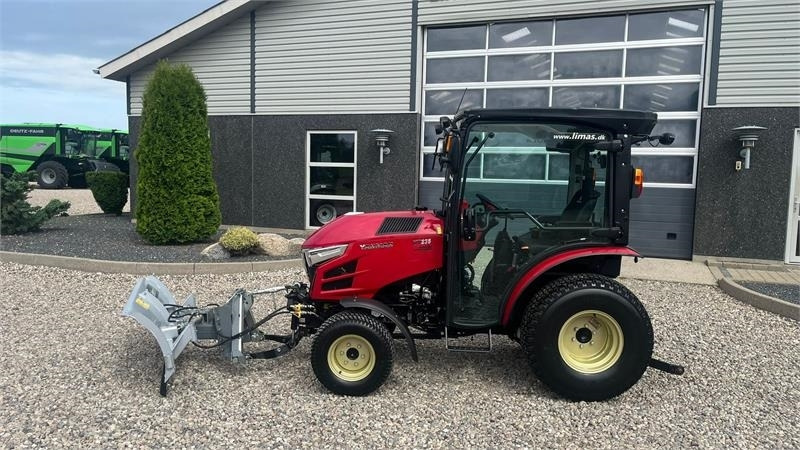 Traktor kota Yanmar YT 235H 4WD Snow Edition med sneplov og spreder: gambar 13