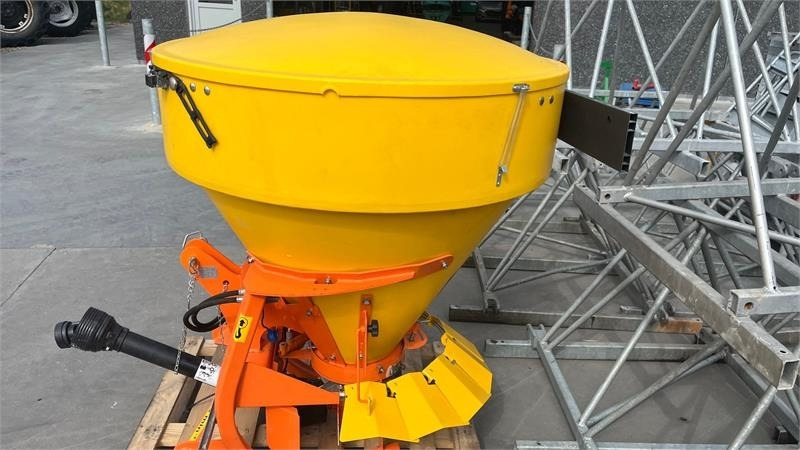 Traktor kota Yanmar YT 235H 4WD Snow Edition med sneplov og spreder: gambar 21