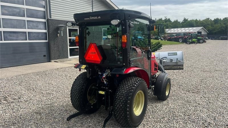 Traktor kota Yanmar YT 235H 4WD Snow Edition med sneplov og spreder: gambar 16