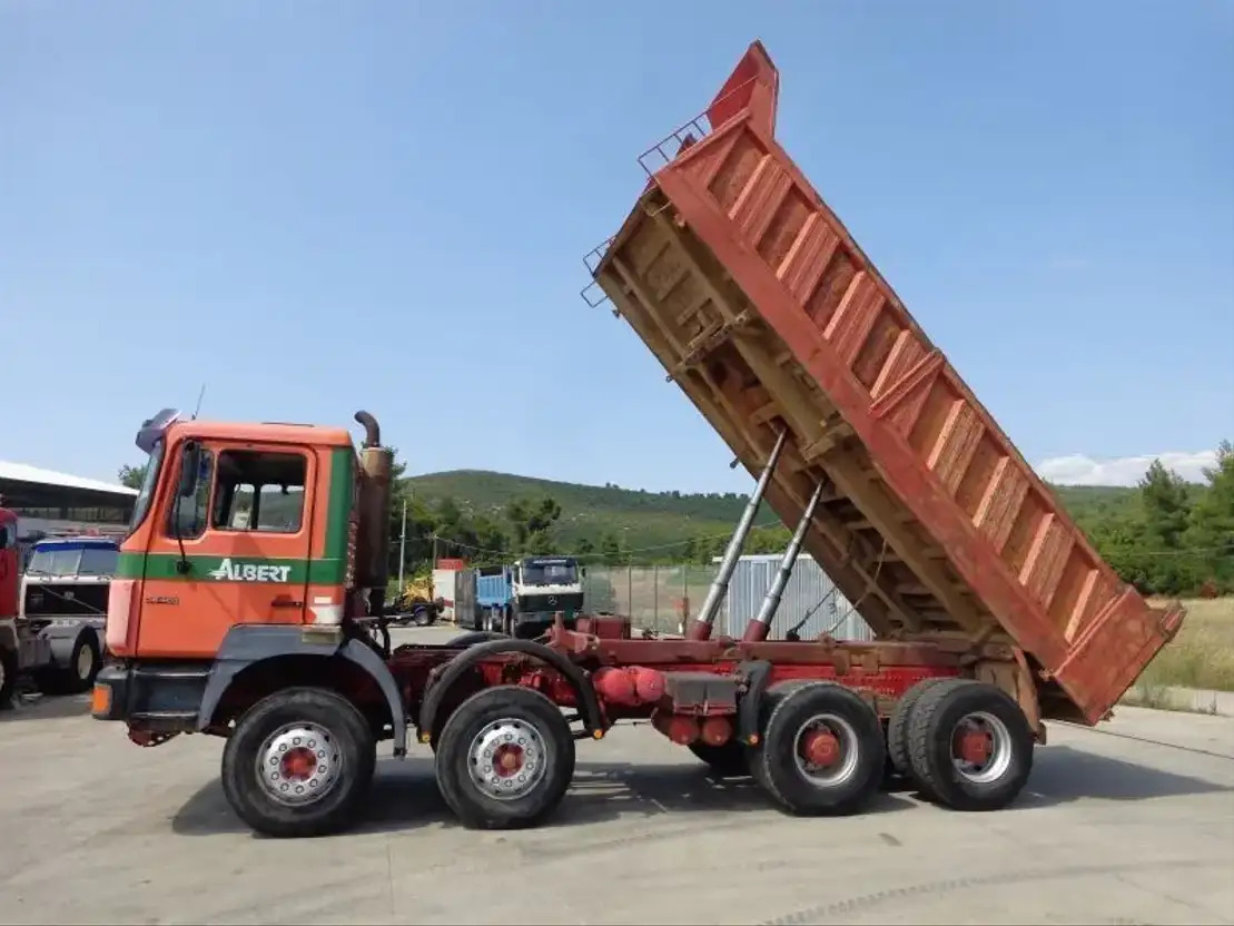 MAN 33.403 MAN 35.403 8X4 - Truk jungkit: gambar 3 MAN 33.403 MAN 35.403 8X4 - Truk jungkit: gambar 3