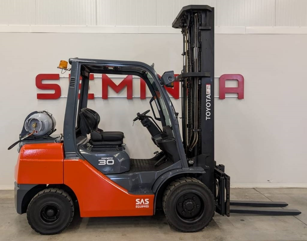 Toyota 10787 - 02-8FGF30 - Forklift LPG: gambar 2 Toyota 10787 - 02-8FGF30 - Forklift LPG: gambar 2